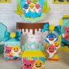 Arte digital para caixas de doces de aniversário infantil com ilustrações do Baby Shark. Arquivo digital para corte em Silhouette Studio e PDF.