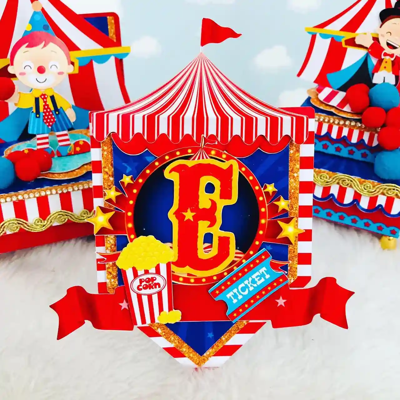 Kit de recortes e artes para festa do tema circo menino. Arquivo digital de corte em formatos Silhouette Studio e arquivos de fácil impressão em PDF.