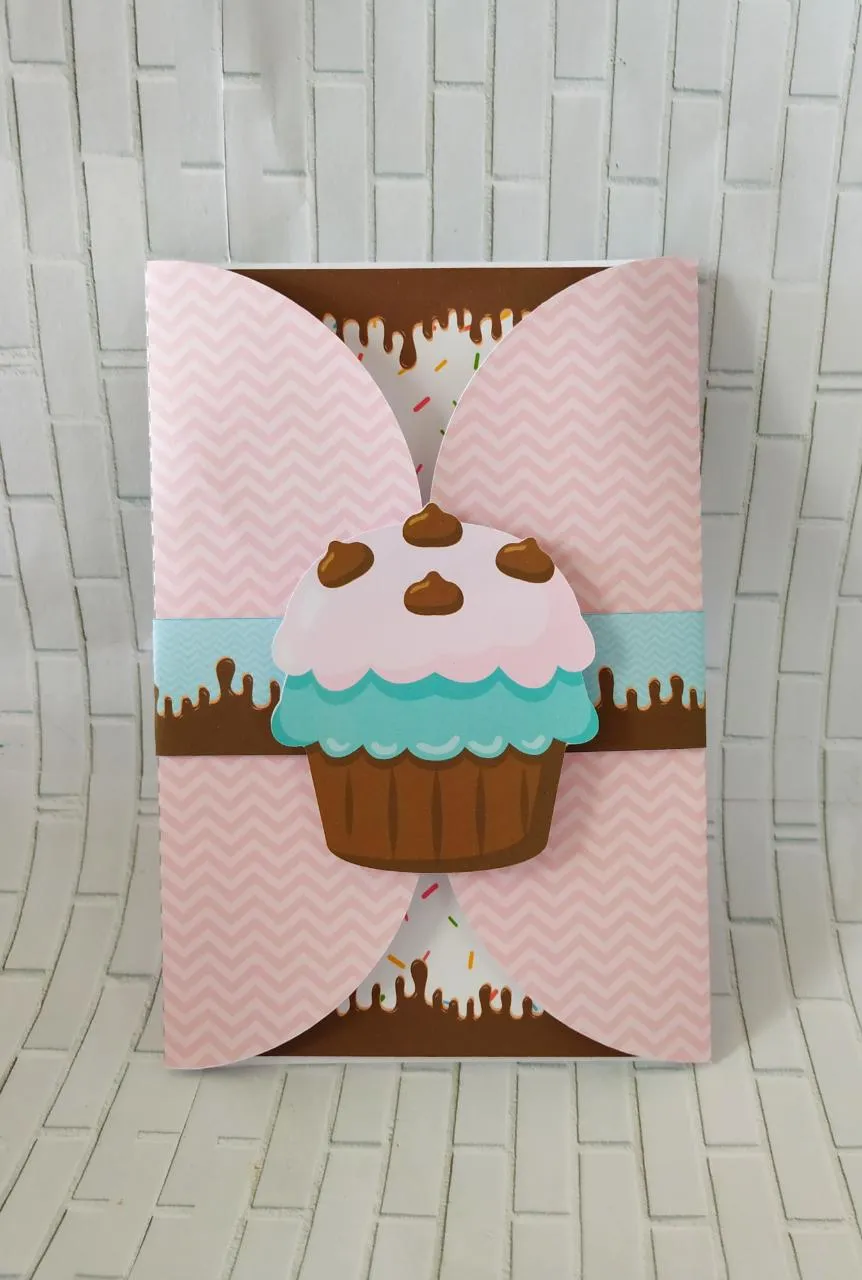 Elementos decorativos de aniversário com temática de doceria e tons pastel delicados. Arquivo de corte digital nas extensões PDF, PNG e Studio.
