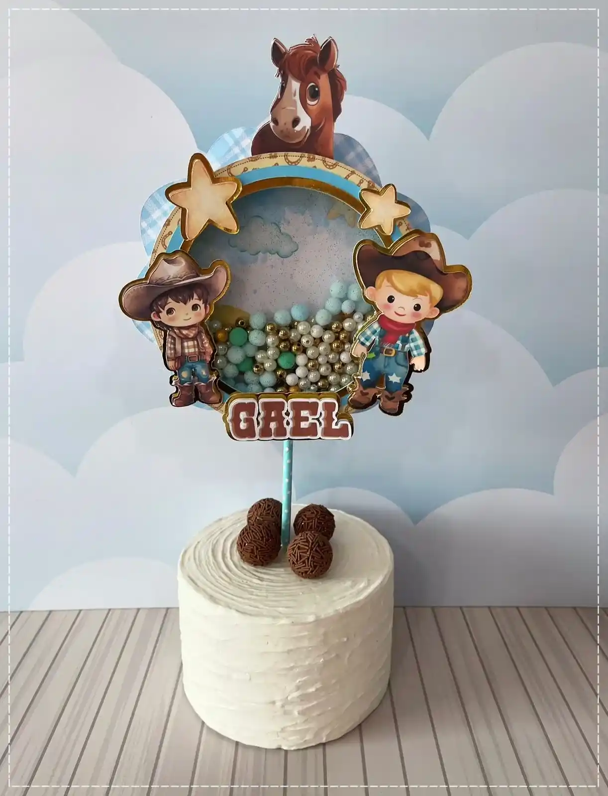 Kit de artes e moldes de caixas para doces de aniversário com o tema de cowboy. Arquivo digital em alta qualidade nos formatos Studio, PNG e PDF.