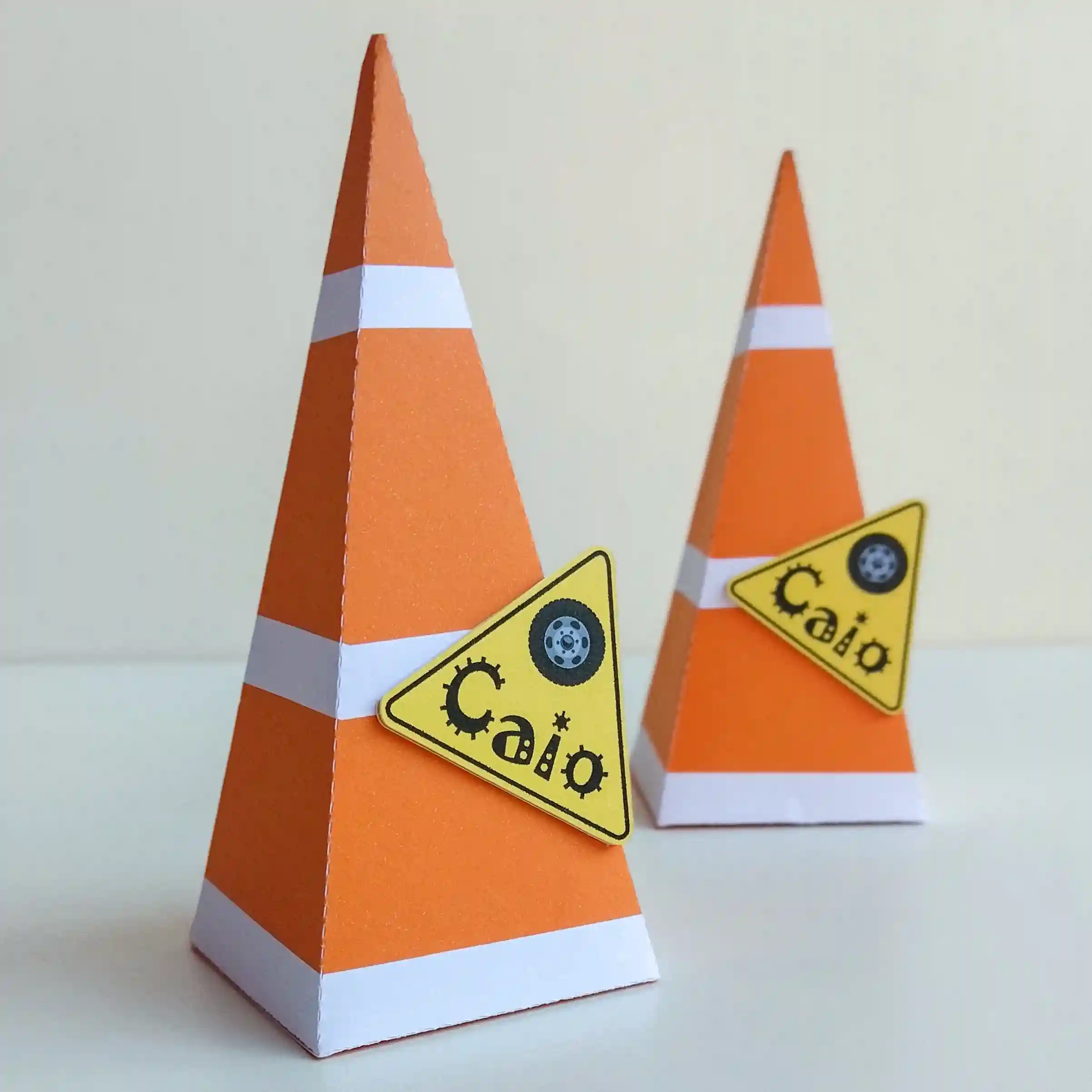 Topper de bolo infantil caminhões para imprimir e recortar molde pronto em formato de arquivo digital studio