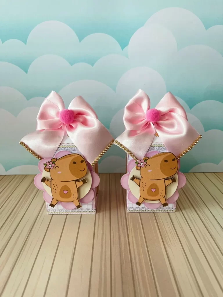 Caixinha milk e lembrancinha personalizada no tema capivara. Arquivo de corte digital nos formatos Silhouette Studio, PDF e PNG para imprimir.