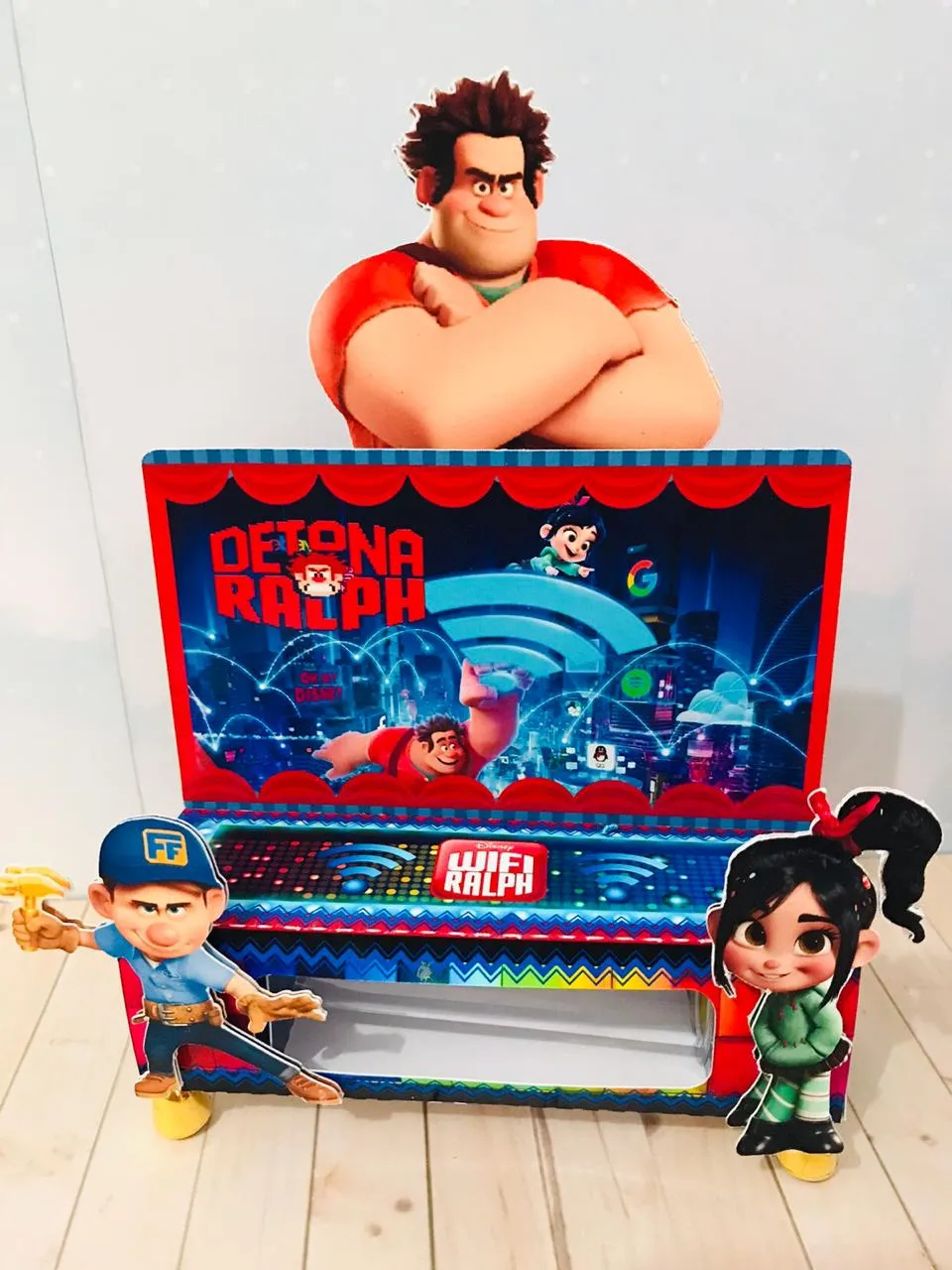 Caixinhas de papelaria personalizada para festas com tema detona ralph arquivo digital de corte para silhouette