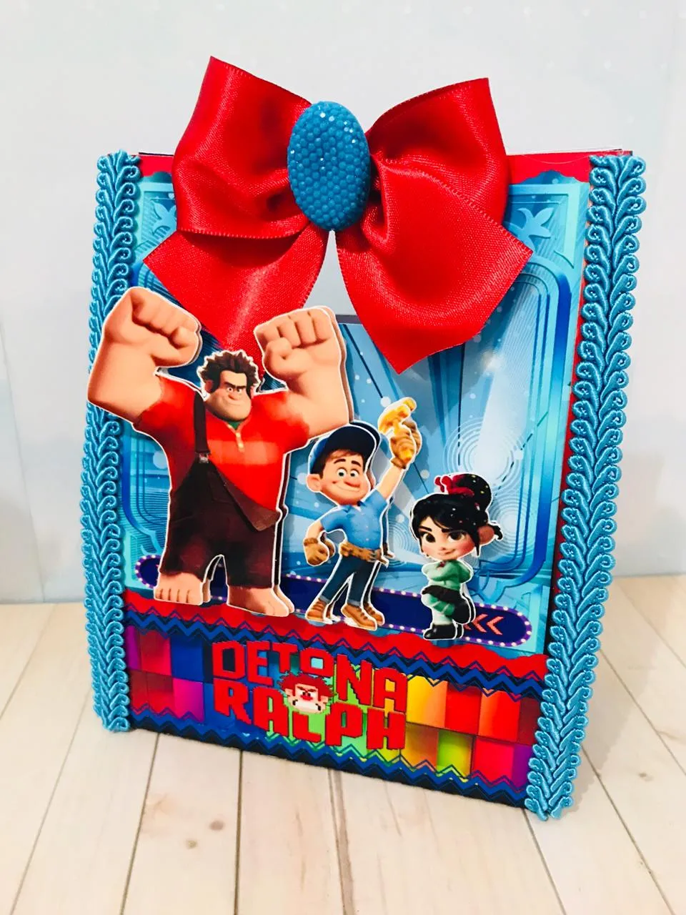 Moldes para imprimir tema vanellope detona ralph topo de bolo e caixinhas em arquivo digital de corte para editar