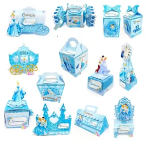 Arquivo de corte digital do tema Cinderela em formato Studio para Silhouette, mostrando a princesa com seu clássico vestido azul de baile, a carruagem de abóbora dourada, o sapatinho de cristal e o castelo ao fundo, dispostos em camadas prontas para recorte tridimensional.