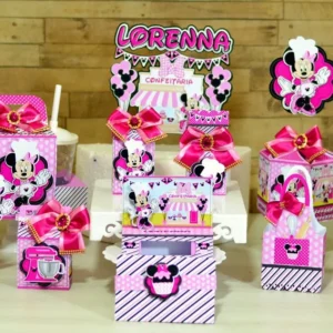 Lembrancinha personalizada de confeitaria com a personagem Minnie de avental. Arquivo de corte digital nos formatos Silhouette Studio e arquivo PDF.