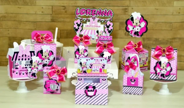 Lembrancinha personalizada de confeitaria com a personagem Minnie de avental. Arquivo de corte digital nos formatos Silhouette Studio e arquivo PDF.
