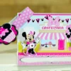 Elementos decorativos de aniversário com temática de doces e avental rosa da Minnie. Arquivo de corte digital nas extensões PDF e Silhouette Studio.