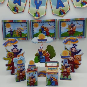 Arquivo de corte digital do tema Teletubbies nos formatos Studio e PDF, exibindo moldes de topo de bolo com o Tinky Winky, Dipsy, Laa-Laa e Po em camadas coloridas prontos para o recorte.
