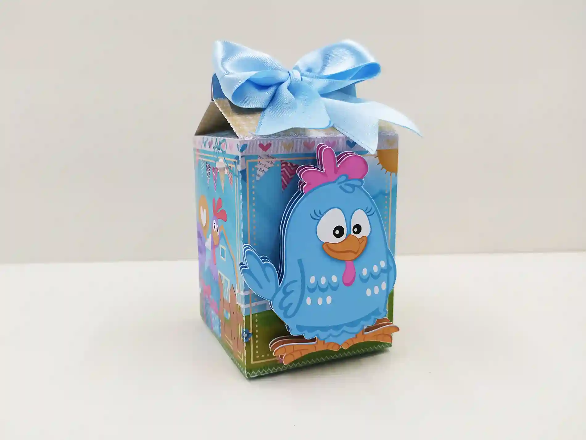 Arte digital para caixas de doces de aniversário infantil com a Galinha Pintadinha. Arquivo digital para corte em Silhouette Studio, imagem PNG e PDF.