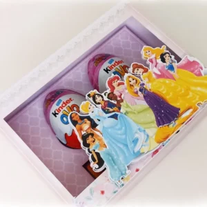 Caixa personalizada para Kinder Ovo no tema Princesas da Disney com detalhes de coroa real em relevo. Arquivo digital nos formatos Studio e PDF.