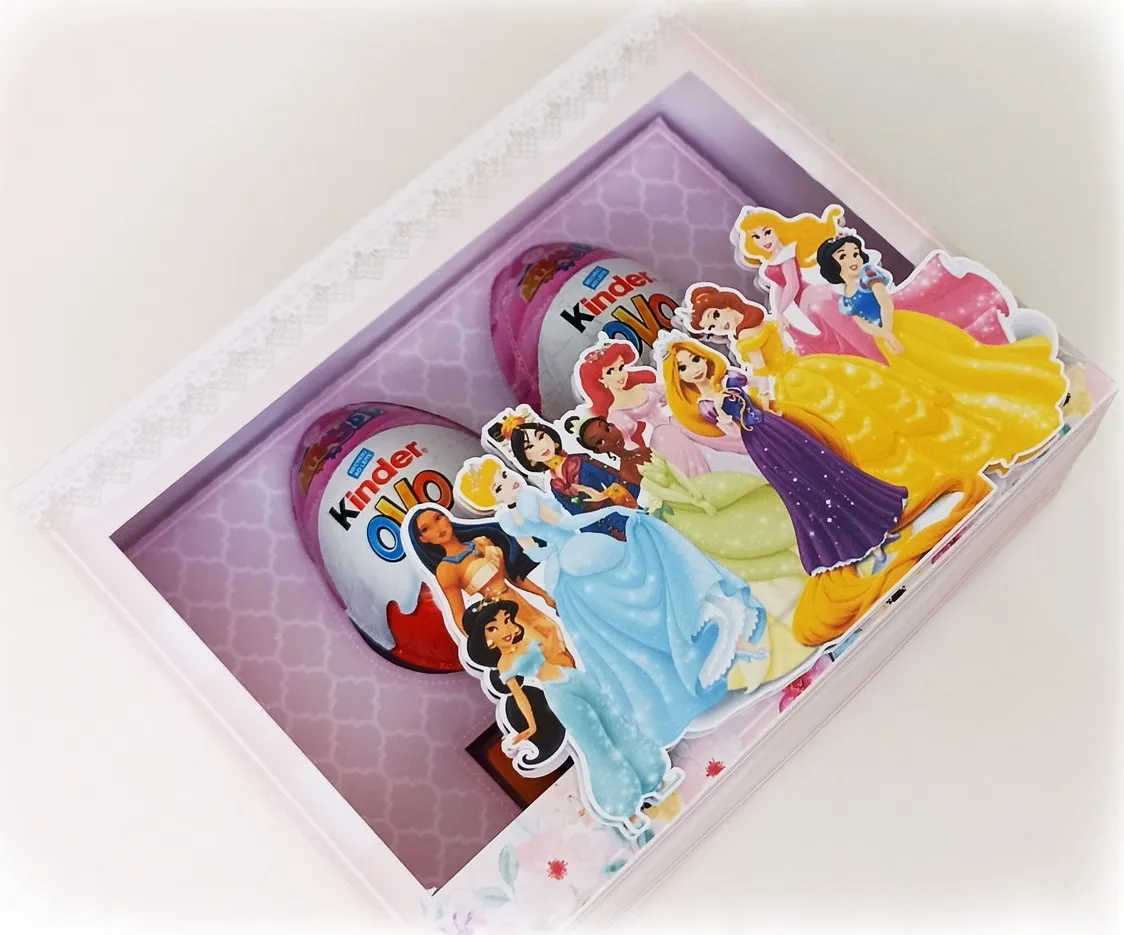 Caixa personalizada para Kinder Ovo no tema Princesas da Disney com detalhes de coroa real em relevo. Arquivo digital nos formatos Studio e PDF.