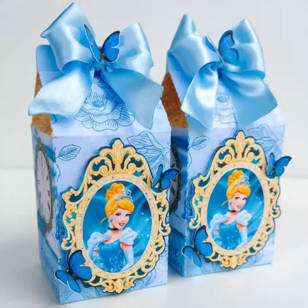 Caixinha milk e topo de bolo personalizados no tema Cinderela. Arquivo de corte digital exclusivo para Silhouette Studio para decoração de festa.