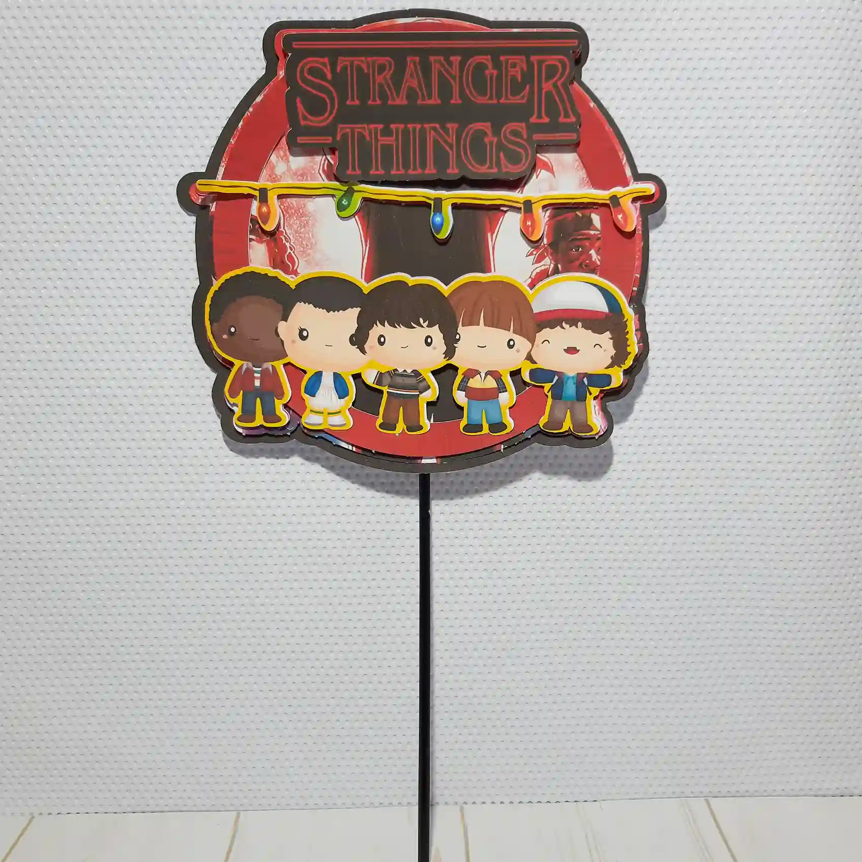 Arte digital para caixas de doces de aniversário com o tema Stranger Things e waffles. Arquivo digital para corte em Silhouette Studio e arquivo PDF.