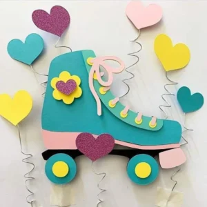 Arquivo de corte digital de topo de bolo no tema Patins em formato Studio para Silhouette, mostrando um patim retrô de quatro rodas (estilo quad) com cadarços detalhados, rodinhas coloridas, estrelas cintilantes e elementos de brilho dispostos em camadas prontas para recorte tridimensional.