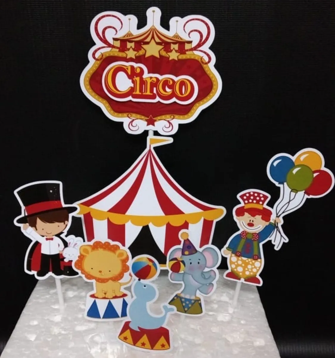 Topper de bolo personalizado no tema circo menino com palhacinho e lona. Arquivo de corte digital para Silhouette Studio para decoração de festa.