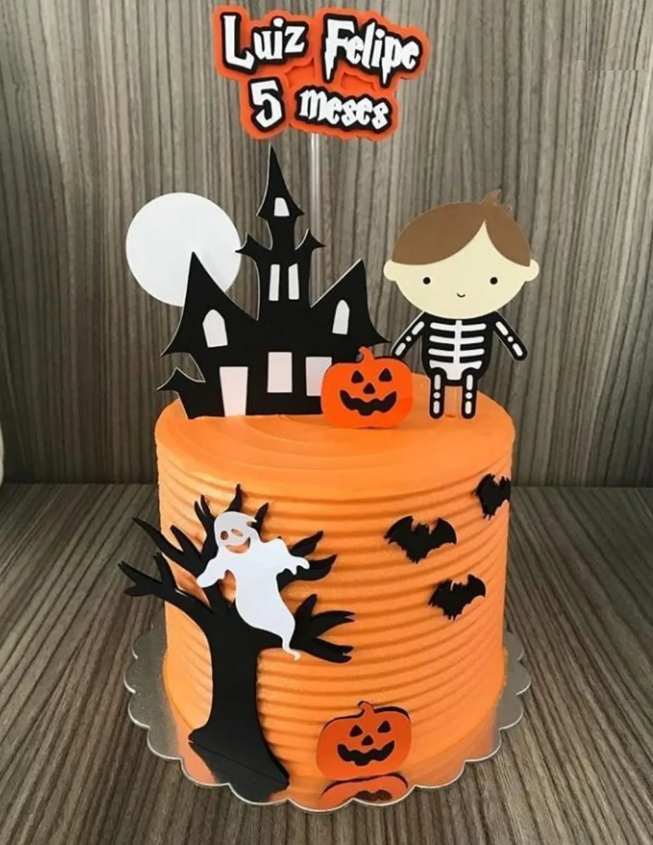 Topper de bolo personalizado no tema Halloween com abóboras e morcegos. Arquivo de corte digital para Silhouette Studio para decoração de festa.