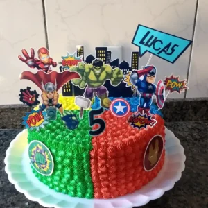 Topper de bolo personalizado dos Vingadores com heróis em camadas. Arquivo de corte digital configurado exclusivamente para Silhouette Studio.
