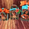 Lembrancinha personalizada de aniversário infantil com a personagem Moana. Arquivo de corte digital no formato Silhouette Studio e imagem em JPEG.