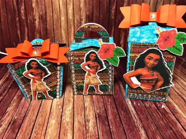 Lembrancinha personalizada de aniversário infantil com a personagem Moana. Arquivo de corte digital no formato Silhouette Studio e imagem em JPEG.