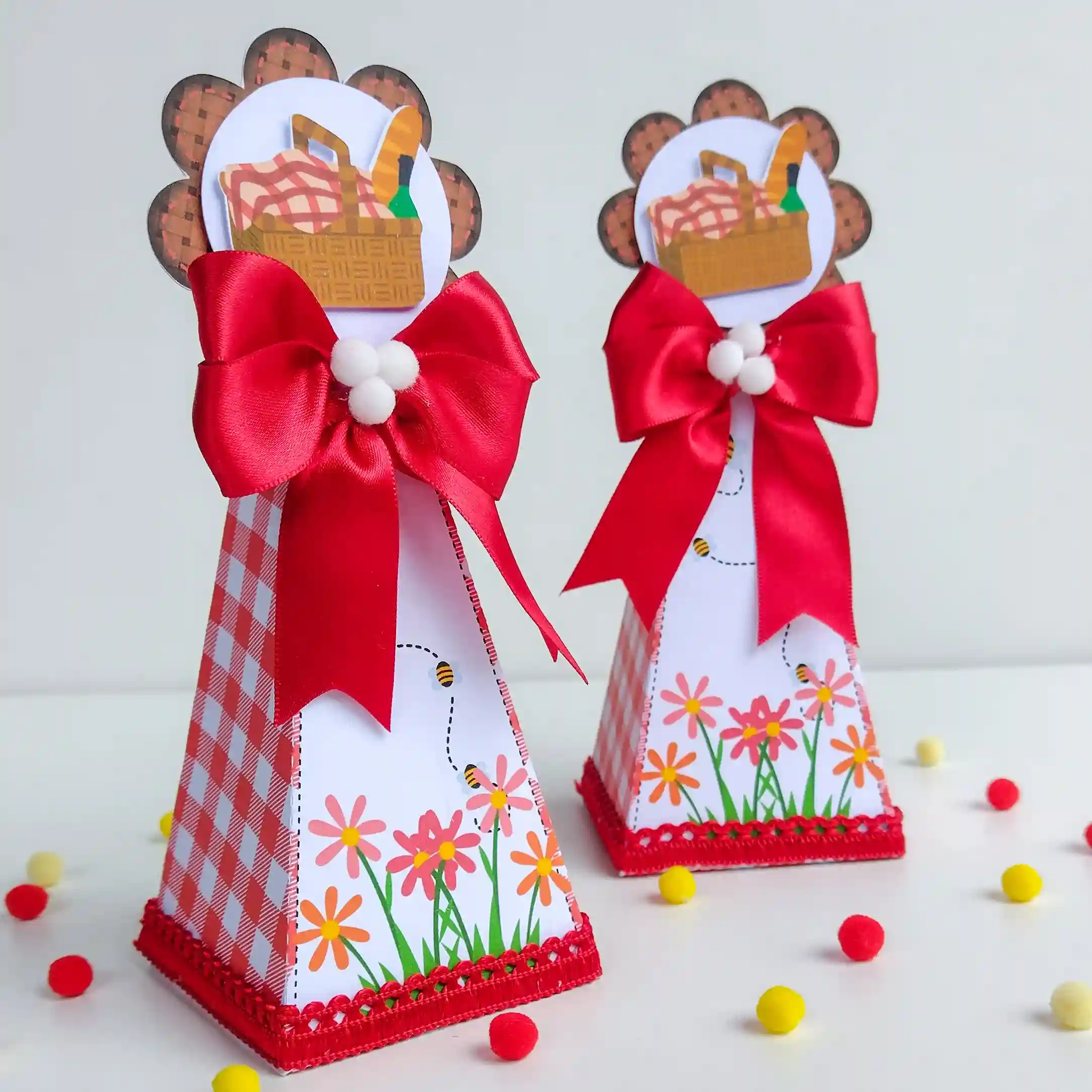 Arte digital para caixas de doces de aniversário infantil com tema de piquenique e frutas. Arquivo digital para corte no formato Silhouette Studio.