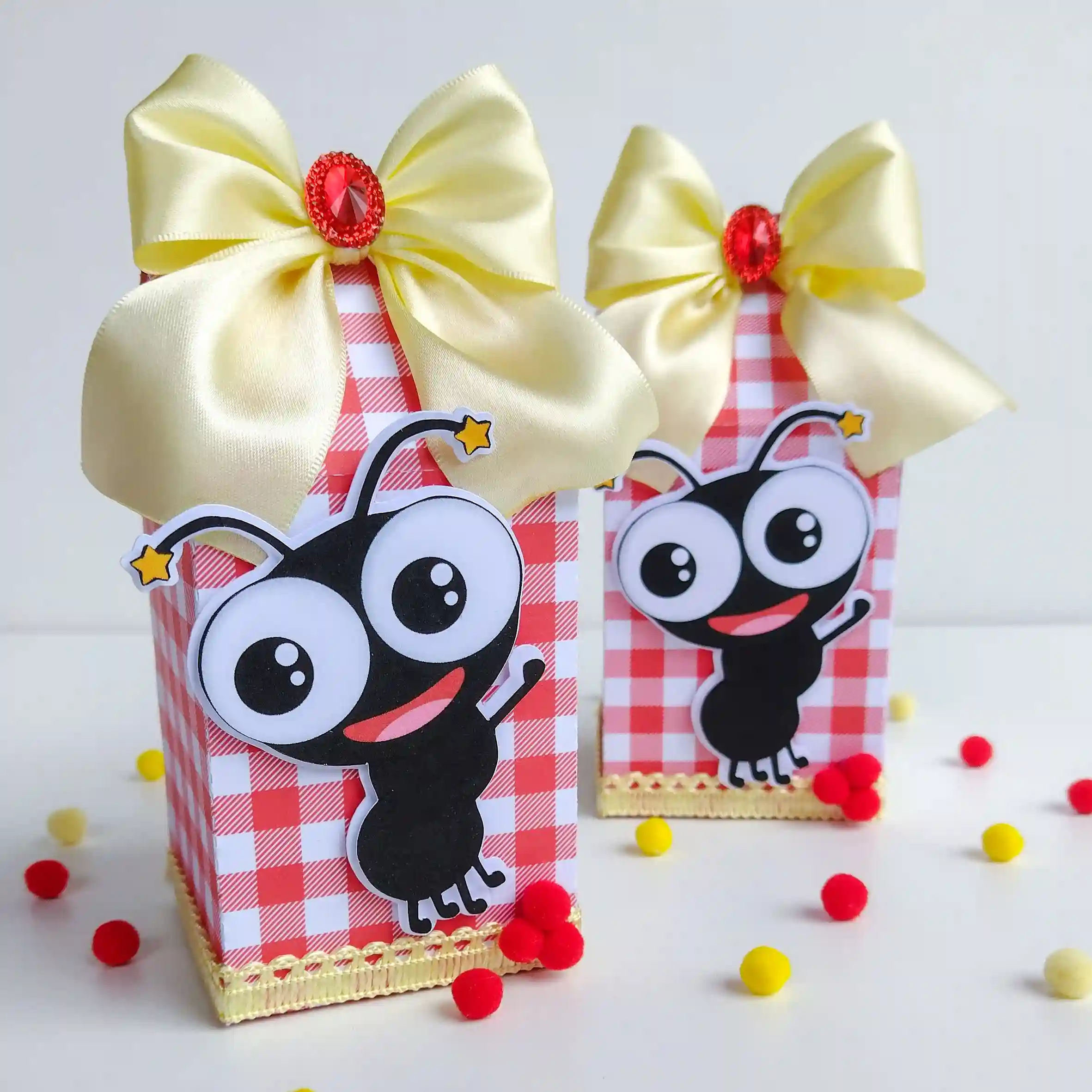 Kit de artes e moldes de caixas para doces de aniversário com o tema de picnic. Arquivo digital em alta qualidade estruturado no Silhouette Studio.