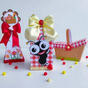 Lembrancinha personalizada de aniversário no tema picnic com estampa xadrez. Arquivo de corte digital configurado para o Silhouette Studio para festa.