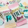 Template digital de embalagem de bala com frases positivas e de agradecimento, mostrando marcas de corte e área de sangria estruturadas para produção de papelaria.
