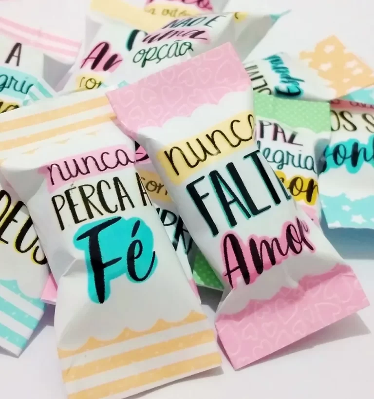 Template digital de embalagem de bala com frases positivas e de agradecimento, mostrando marcas de corte e área de sangria estruturadas para produção de papelaria.