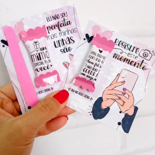 Capas de balas personalizadas em tons delicados com desenhos de mãos e vidros de esmalte. Arquivo digital de corte nas extensões PDF e imagem PNG.