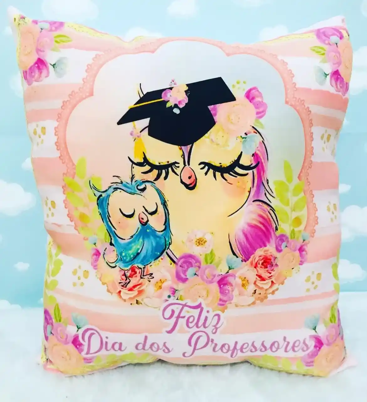 Enfeite de bolo personalizado para o dia dos professores tema coruja. Arquivo digital de corte para o software Silhouette Studio e formato PDF.