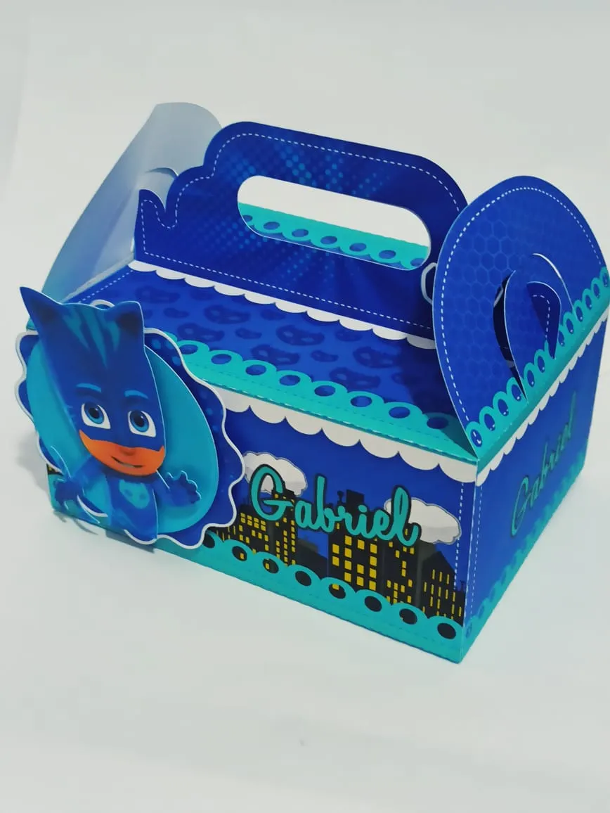 Kit de artes e moldes de caixas para doces de aniversário com o herói azul Menino Gato. Arquivo digital de alta qualidade nos formatos Studio e PDF.