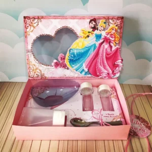Caixa kit mini confeiteiro com Cinderela, Bela e Branca de Neve com castelo e coroas em relevo. Arquivo de corte digital para Silhouette Studio.