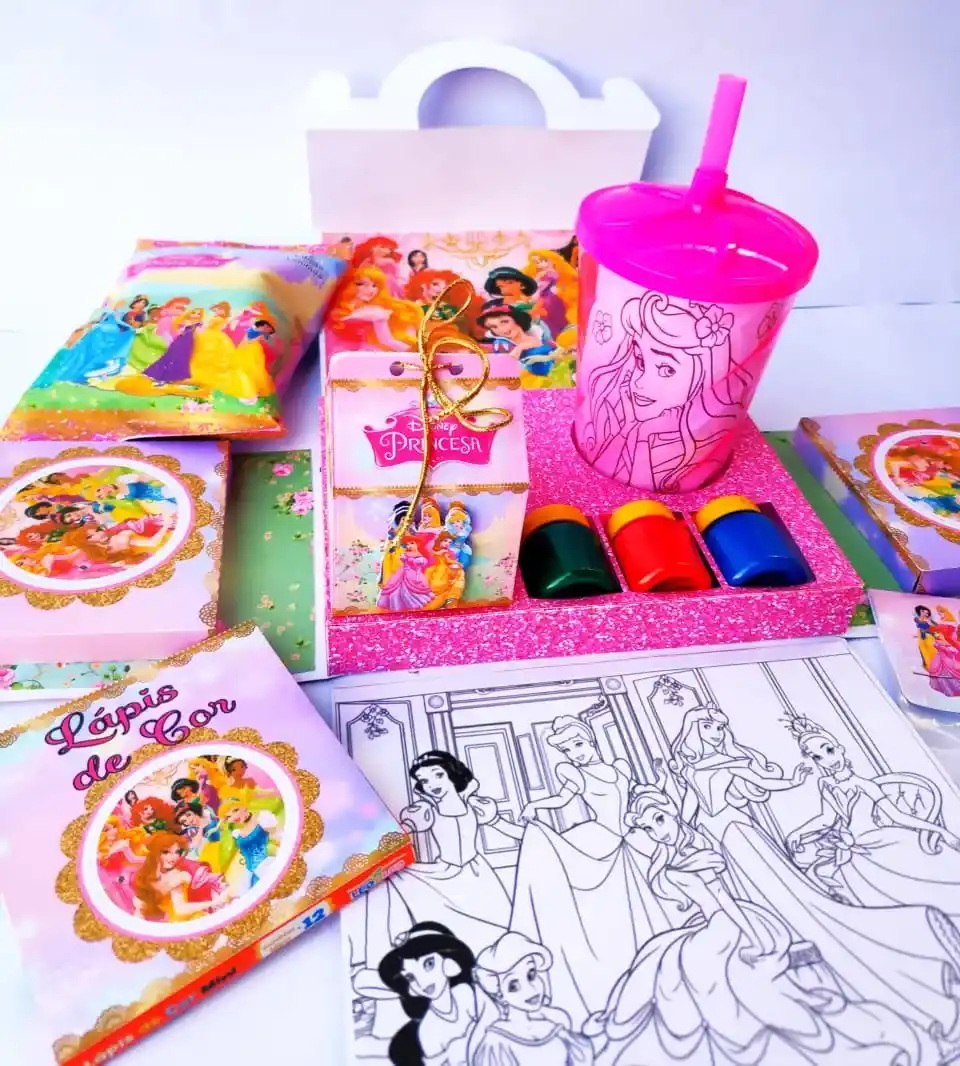 Caixa maleta explosiva personalizada no tema Princesas da Disney. Arquivo de corte digital nos formatos Silhouette Studio e PDF para imprimir.