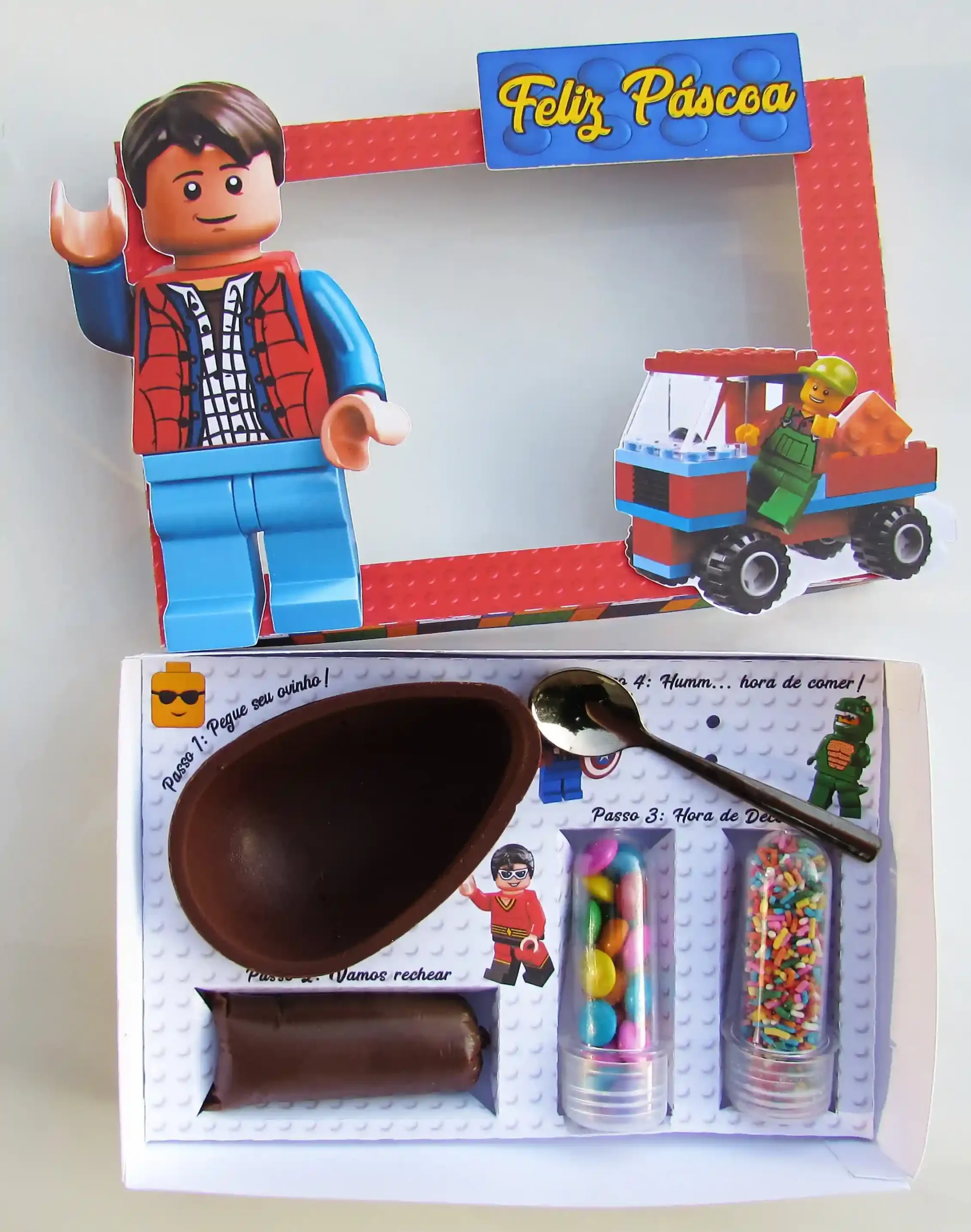 Caixa interativa de confeiteiro com detalhes em relevo de ovos de Páscoa e blocos Lego de papel. Arquivo de corte digital configurado em PDF e Studio.