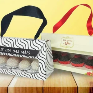Bolsa personalizada para doces e lembrancinha de Dia das Mães com estampas florais em camadas. Arquivo de corte digital para Silhouette Studio.