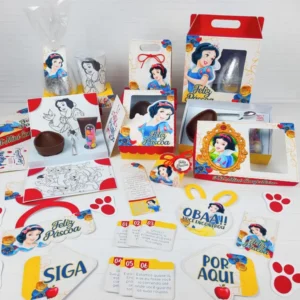 Caixa de Páscoa personalizada da Branca de Neve com silhueta da princesa, maçã vermelha e coelho em relevo. Arquivo digital em Studio e em PDF.