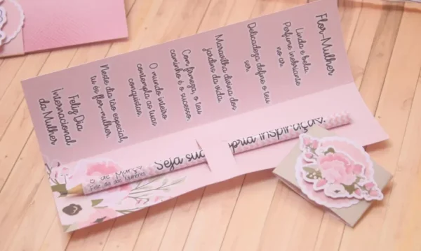 Molde de tag para lembrança de caneta ou lápis com frases motivacionais femininas. Arquivo digital de corte em formatos Studio, PDF e imagem PNG.