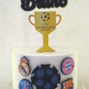 Topper de bolo personalizado com o troféu e a bola de estrelas do campeonato Champions League. Arquivo de corte digital para Silhouette Studio.