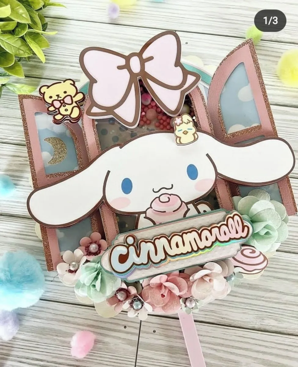 Topper de bolo personalizado com o personagem Cinnamoroll em tons pastel. Arquivo de corte digital para Silhouette Studio para decoração de festa.