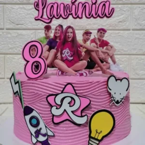 Topper de bolo personalizado no tema Emilly Vick dos Rosas. Arquivo de corte digital exclusivo para Silhouette Studio, ideal para decoração de festa.