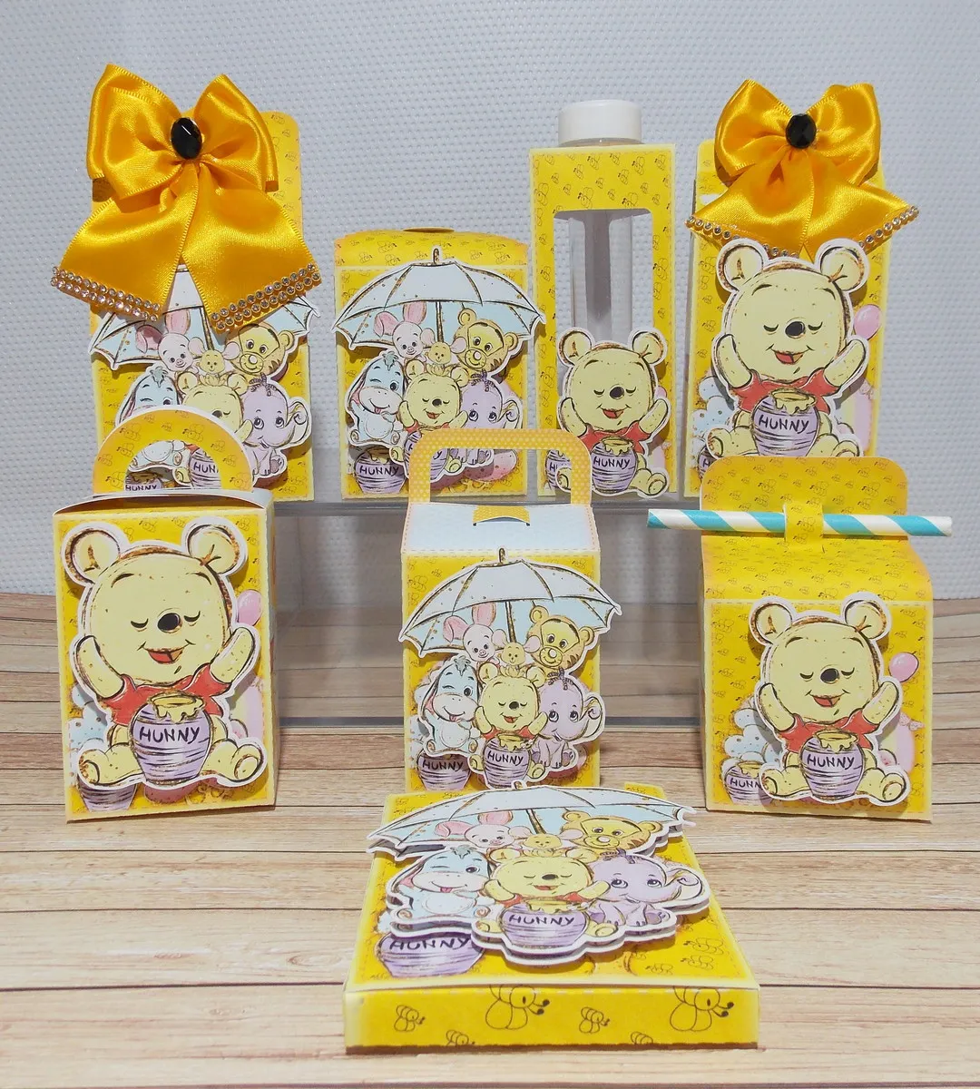 Arquivo digital topo de bolo Ursinho Pooh em Studio e PDF para festa de aniversário